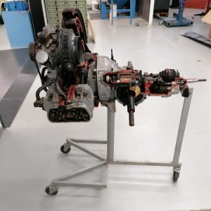 Volkswagen halkaistu moottori ja vaihteisto / Volkswagen half cut motor and transmission