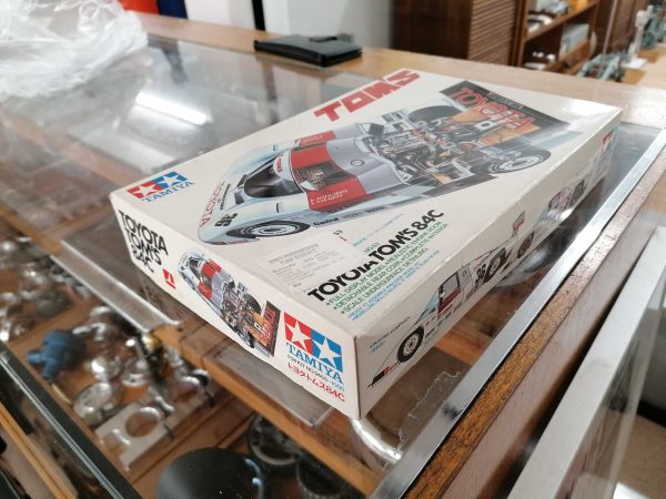 Tamiya Toyota TOM S  84 C 1/24 scale / Tamiya Toyota TOM S 84 C 1/24 scale koottava - Image 2