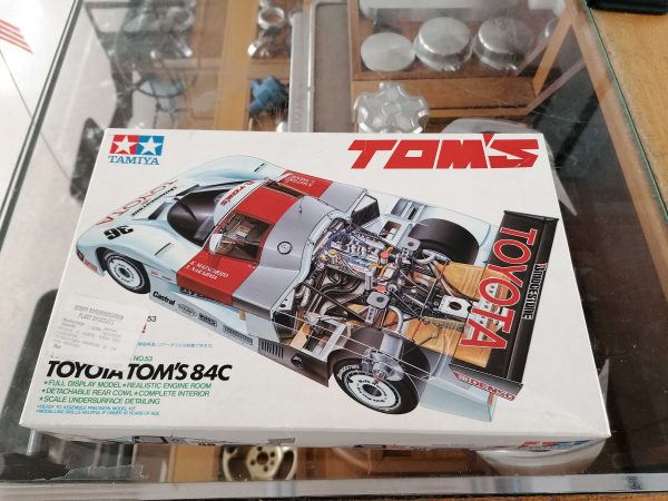 Tamiya Toyota TOM S  84 C 1/24 scale / Tamiya Toyota TOM S 84 C 1/24 scale koottava