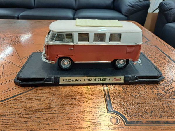 Volkswagen 1962 microbus leluauto 1/18 / Volkswagen 1962 microbus toycar 1/18 scale - Image 8