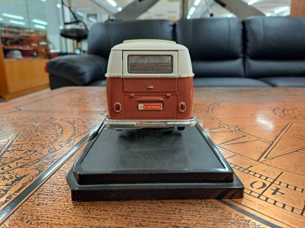 Volkswagen 1962 microbus leluauto 1/18 / Volkswagen 1962 microbus toycar 1/18 scale - Image 6