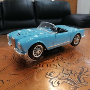 Lancia Aurealia B24 spider 1:18 Burago leluauto/ Lancia Aurealia B24 spider 1:18 Burago toy car