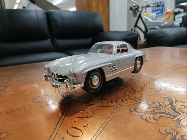 Mercedes-benz 300SL 1:18 Burago leluauto/ Mercede-benz 300SL 1:18 Burago toy car - Image 5