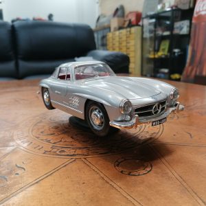 Mercedes-benz 300SL 1:18 Burago leluauto/ Mercede-benz 300SL 1:18 Burago toy car