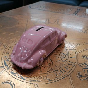 VW Beetle posliini säästölipas/ VW Beetle porcelain piggy bank