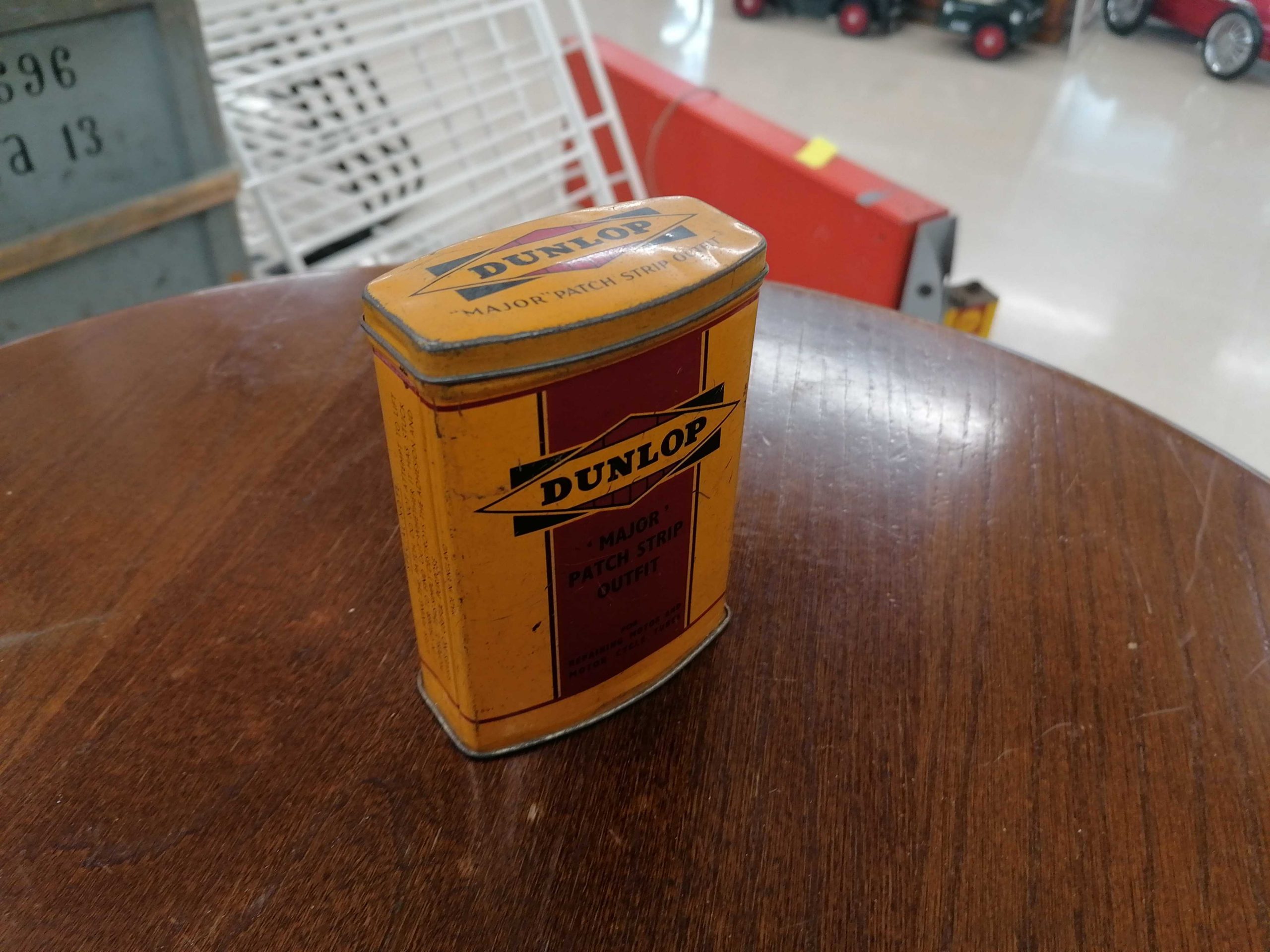 Dunlop rengaspaikkaus purkki/ Dunlop tire repair kit can