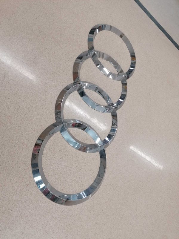 Audi merkki rinkulat jälleenmyyjä(4 osassa)/ Audi rings from dealer (4pcs)