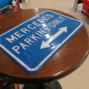 Mercedes-Benz parking only vanha paksu peltikyltti 1960-1970 / Mercedes-Benz parking only old metal sign  1960-1970s