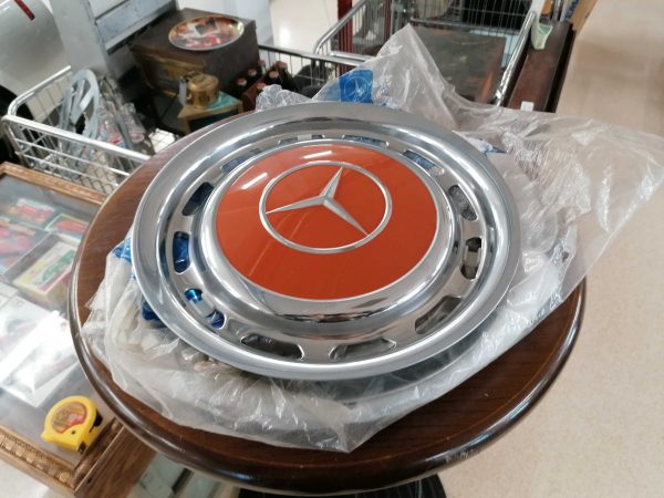 Mercedes-benz pölykapselit   4kpl NOS halk 390mm ("15) / Mercedes-benz  hup caps NOS 4pcs diameter 390mm ("15) - Image 2