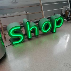 SHOP vanha neon kyltti / SHOP old neon sign