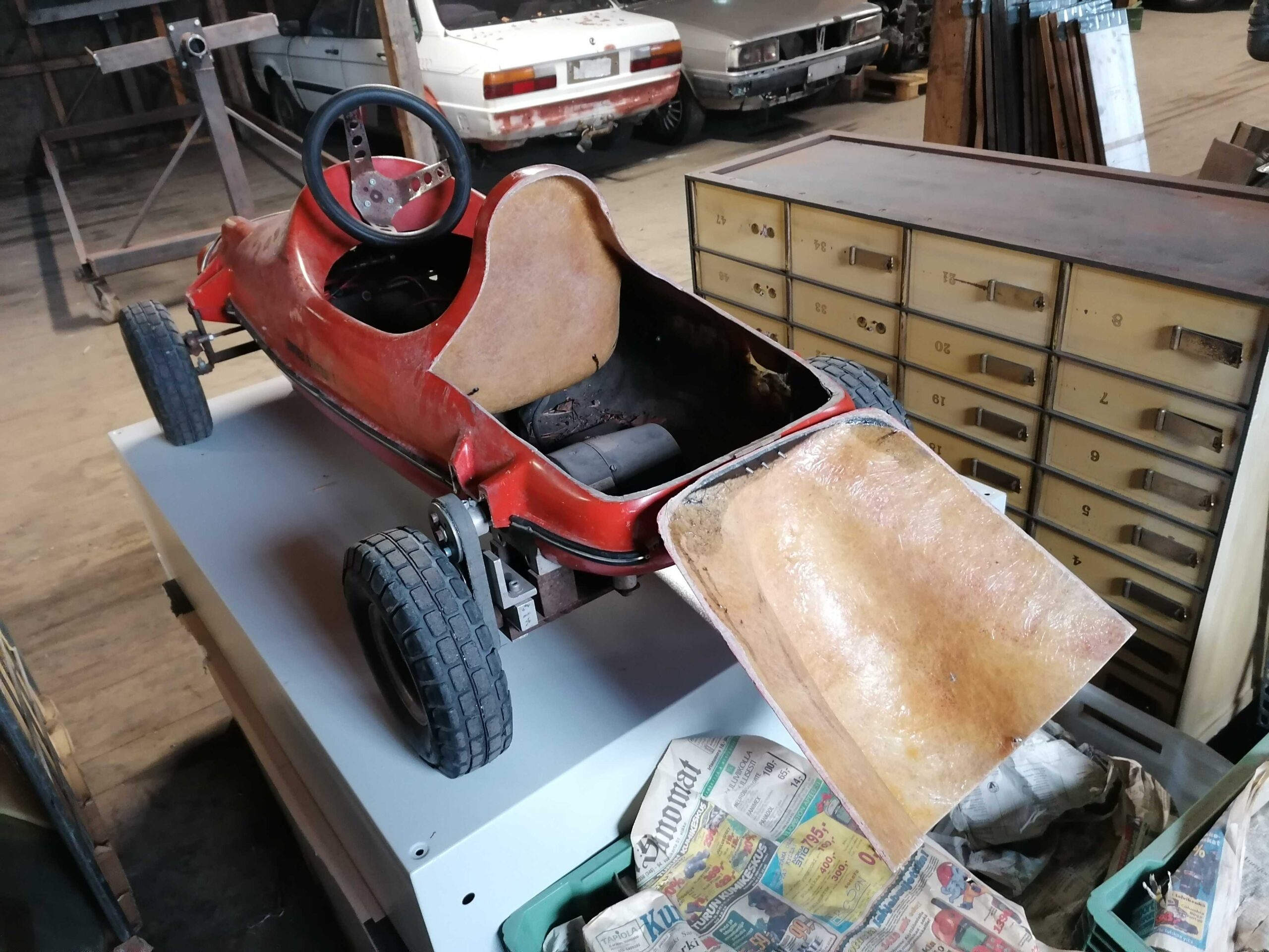 Iso vintage polkuauto? nykyinen sähköauto projekti / Big Vintage pedal car? / Now electric car project - Image 2