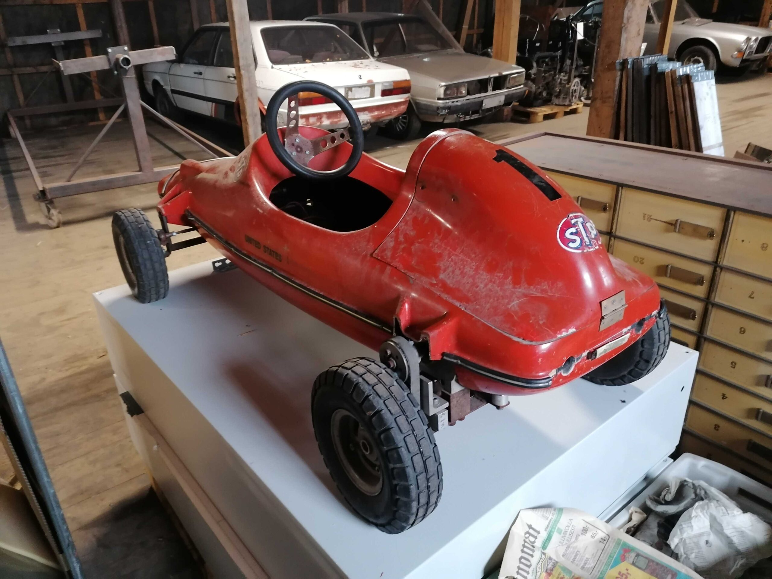 Iso vintage polkuauto? nykyinen sähköauto projekti / Big Vintage pedal car? / Now electric car project